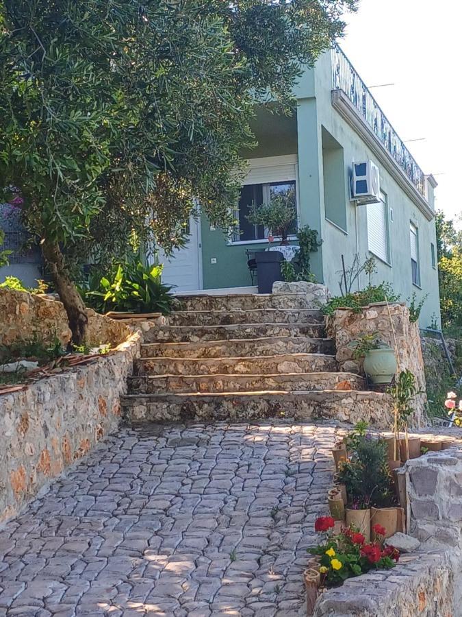 G.Tzanis Luxury Apartments Parga Esterno foto