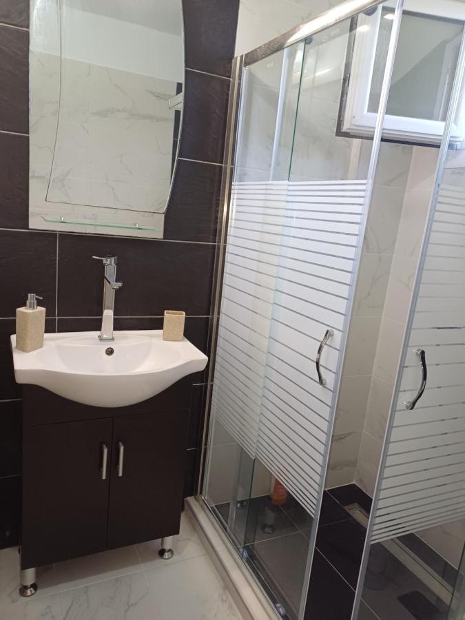G.Tzanis Luxury Apartments Parga Esterno foto